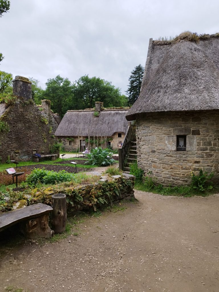 Journée à Poul Fétan, village des années 1850